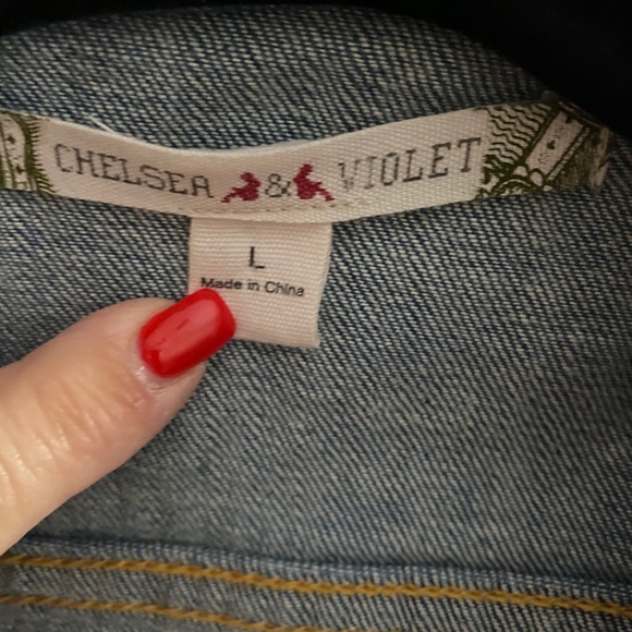 💙SOLD💙CHELSEA & VIOLET Distressed Cropped Jean Jacket - Picture 8 of 11